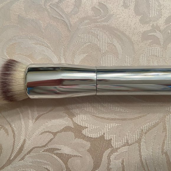 it cosmetics Makeup It Cosmetics Heavenly Luxe Plush Paddle Foundation Brush New Never U